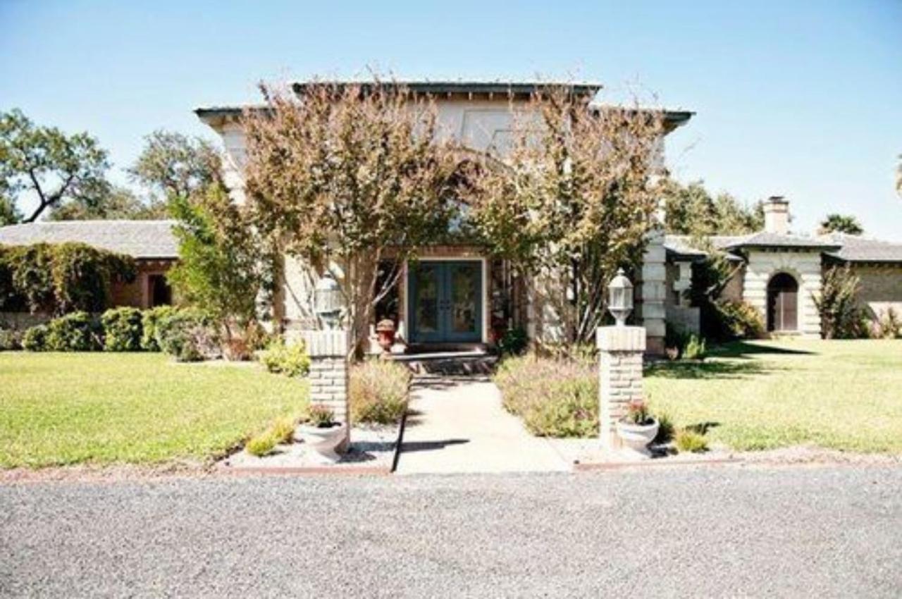 Live Oaks Bed And Breakfast Uvalde Eksteriør billede